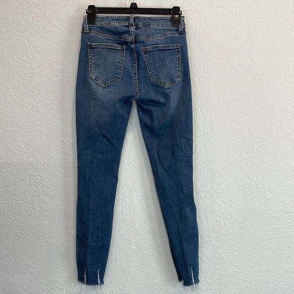 Pistola Arielle Scissor Cut Hem Distressed Medium Wash Skinny Jeans Size 25 - Picture 6 of 8